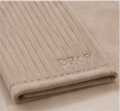 1 EXCLUSIVE TOWEL